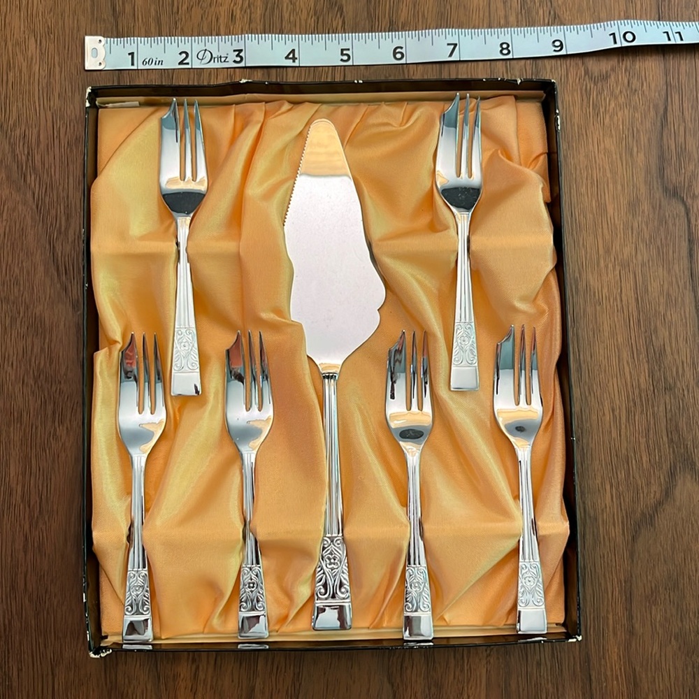 Vintage Bilchrome pastry set NWOT